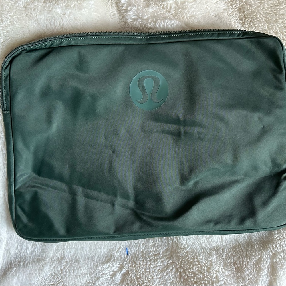 LULULEMON LAPTOP CASE